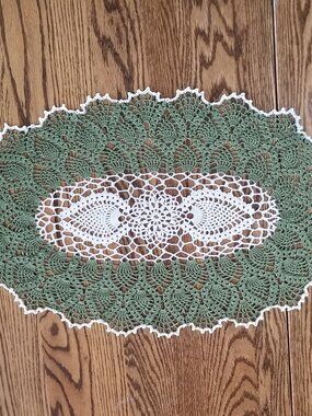 New Olive Green & White Vintage Style Pineapple Doily